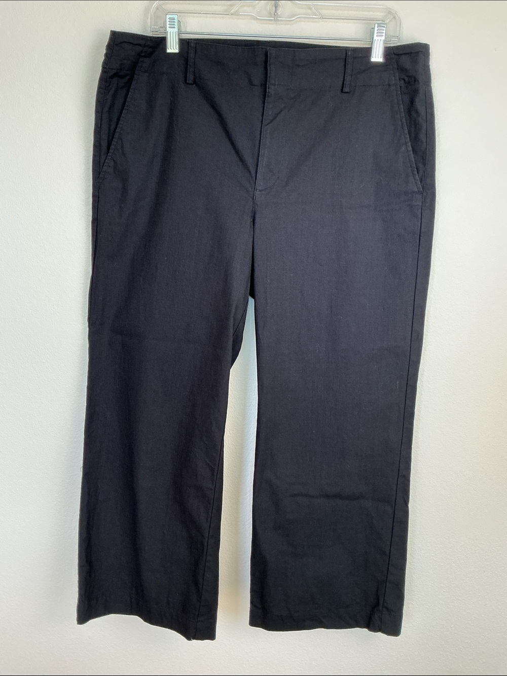 LOFT Outlet Black High Rise Slim Wide Leg Crop Pants - Size 12 EUC